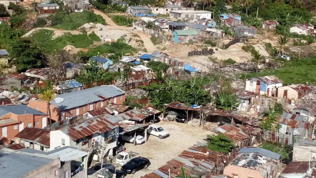 Pobreza baja a 13.75 % en segundo trimestre de 2026, revela el Gobierno