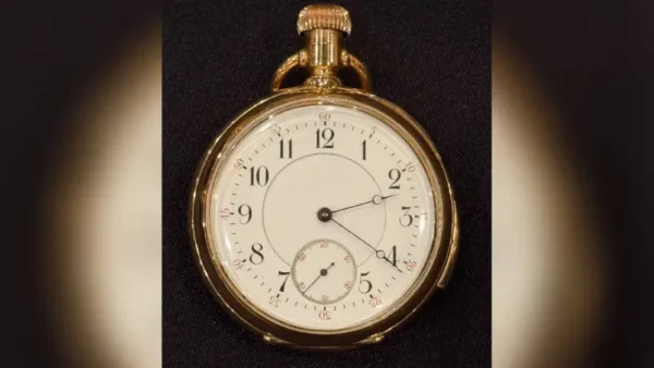 El reloj de bolsillo se paró en el preciso momento en que el Titanic se hundió bajo las olas.