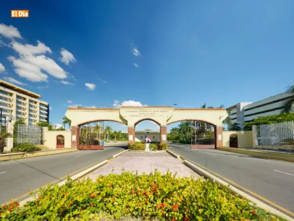 Universidad Autónoma de Santo Domingo.