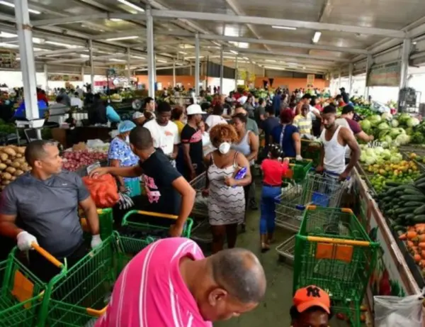 Las familias dominicanas  celebrarán hoy la tradicional cena de Navidad.