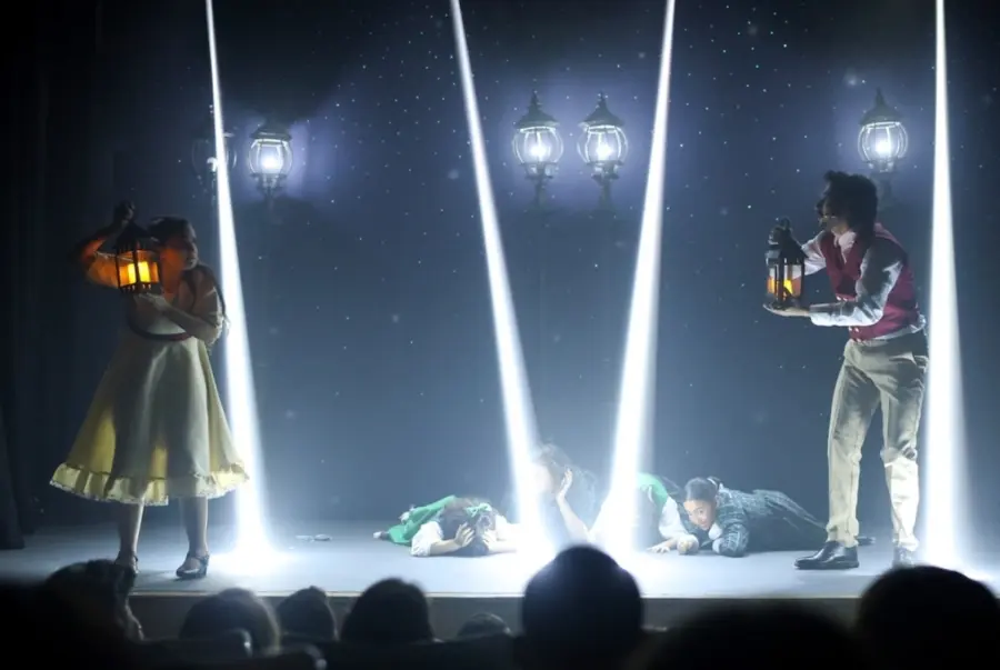 Momento del musical teatral  “A Christmas Carol”, en el   Teatro Lope de Vega.