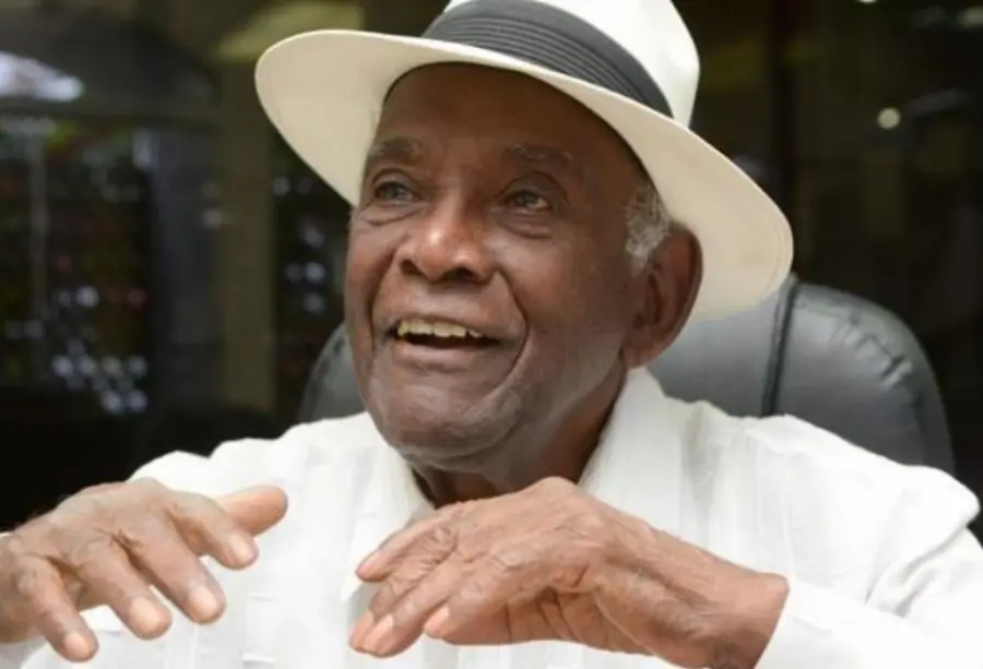 Es  justo recordar el paso del merenguero Joseíto Mateo por esta orquesta boricua.