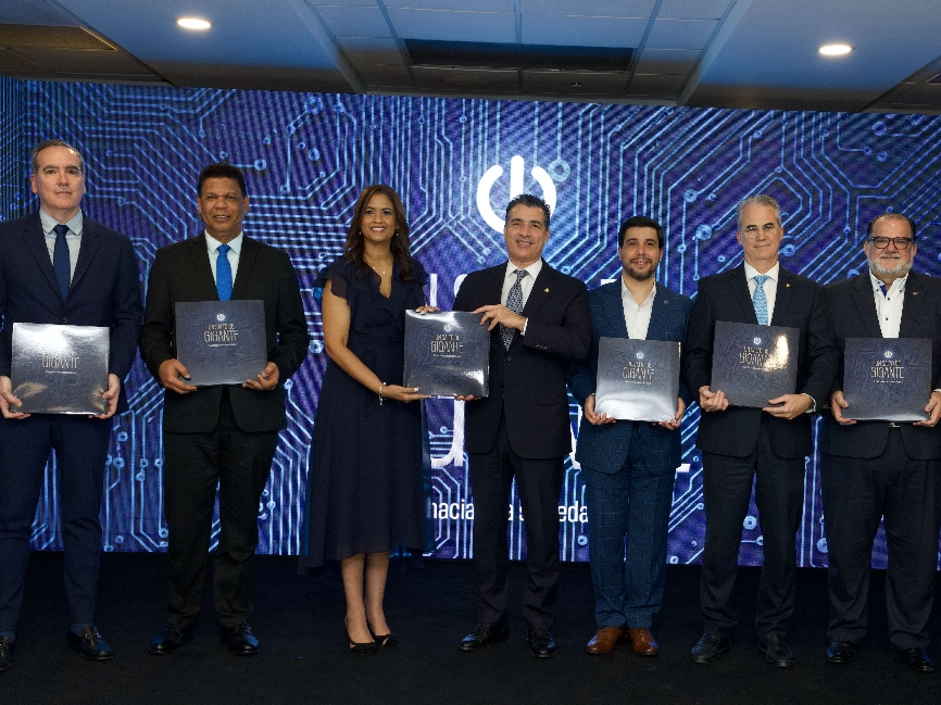 Aitor Palacio, Fernando Cabrera, Mirna Eusebio Lithgow, Christopher Paniagua, Arturo López Valerio, René Grullón y  Eduardo Valcárcel.