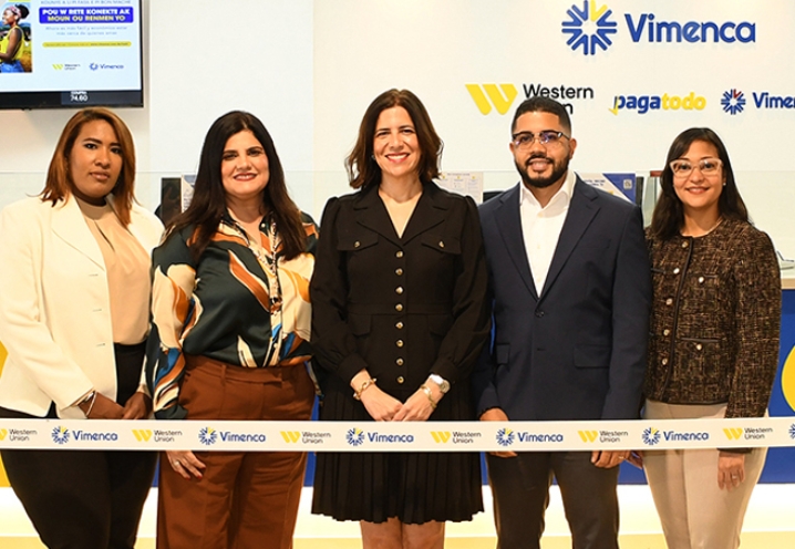 Celeste Rosario, María Curiel, Giselle Marie Méndez Sued, Héctor Hernández y Christina de los Santos.