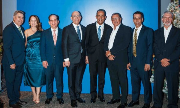 Luis Emilio Papaterra, Marianela Borjas, Fernando Rosario, Fausto Arturo Pimentel, Fausto Ariel Pimentel, Silvino Pichardo, Fausto Armando Pimentel y Leonardo Hincapié.