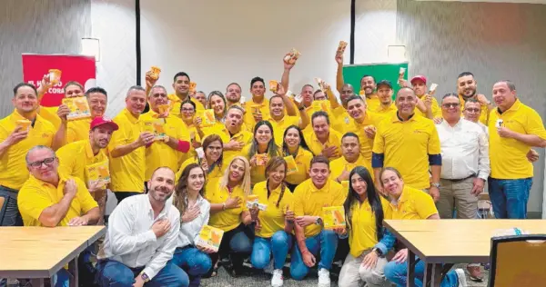 Ejecutivos de Helados Bon y personal de establecimientos en los Estados Unidos en los entrenamientos.