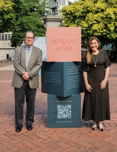 Felipe Vicini  y Carolina Mejía durante la inauguración.