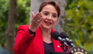 La presidenta de Honduras, Xiomara Castro,  condenó  el apoyo  de Trump a un candidato.
