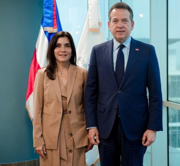 Leah Francis Campos y Víctor -Ito- Bisonó.