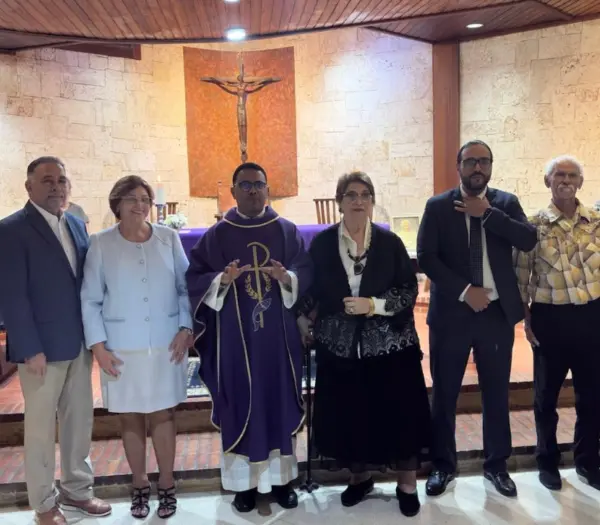 Ramón Rivas, Dania Goris de Rivas, el padre Ramón Alberto Núñez Holguín, Virginia Goris, Pável Rivas Goris y Danilo Goris Rodríguez.