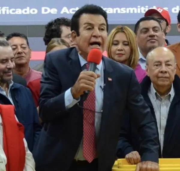 Salvador Nasralla cuestiona proceso de conteo de votos.