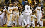 Águilas Cibaeñas, mejor equipo serie regular, celebra victoria.