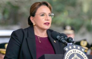 La presidenta Xiomara Castro pide respetar  la democracia.