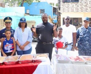 El general Jacobo Mateo Moquete encabezando acto.