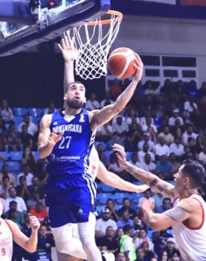 Chris Duarte hace ofensiva en el partido de anoche contra equipo de  México.  fuente  externa