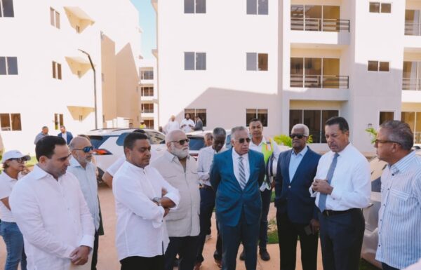 Delegación que inspeccionó el complejo Villa Deportiva para los Juegos 2026.  fuente externa