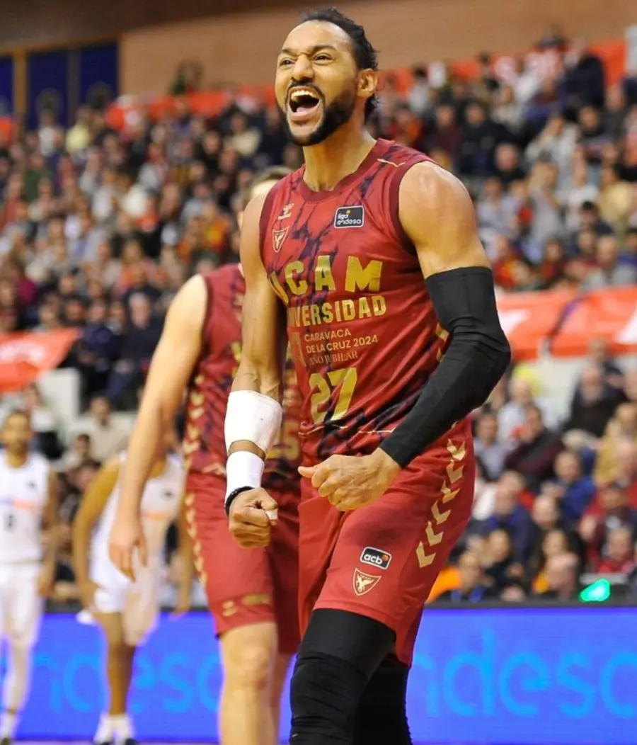 Sadiel Rojas   capitán del UCAM Murcia durante nueve años recibirá trato de leyenda .   Archivo
