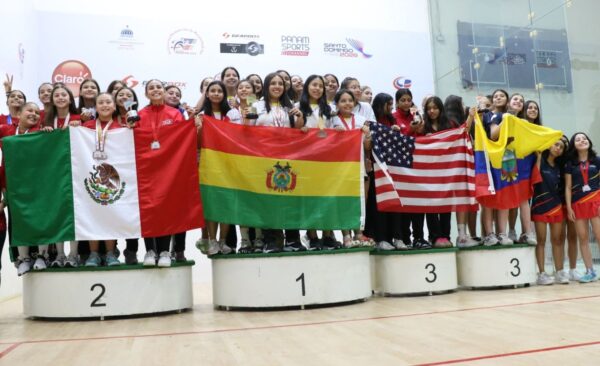 EPremiación de los atletas de los países partipantes que obtuvieron medallas en el evento.