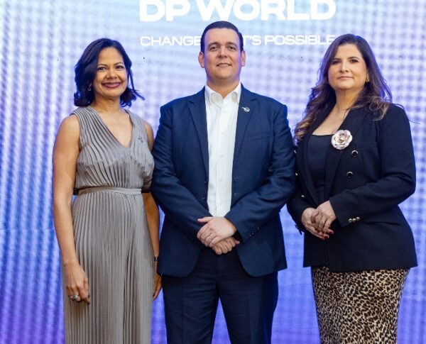 Mirla Solano, Roberto Muñiz y Carla Solano