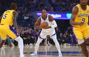 Al Horford atraviesa crítica situación  debido a persistencia de la lesión ciática.  AP