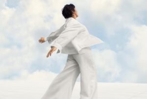 Para elegir el color del año, examinan cuidadosamente las referencias culturales, políticas y de estilo actuales.