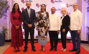 Nicole Hernández, José Hernández, Arlene Hernández, Paúl Guerrero, Yvonne Montes de Oca y