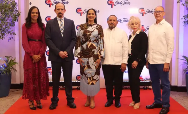 Nicole Hernández, José Hernández, Arlene Hernández, Paúl Guerrero, Yvonne Montes de Oca y