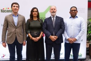 Giovanni Fois, Madelyn Martínez, Stefano Queirolo Palmas y Omar Encarnación.