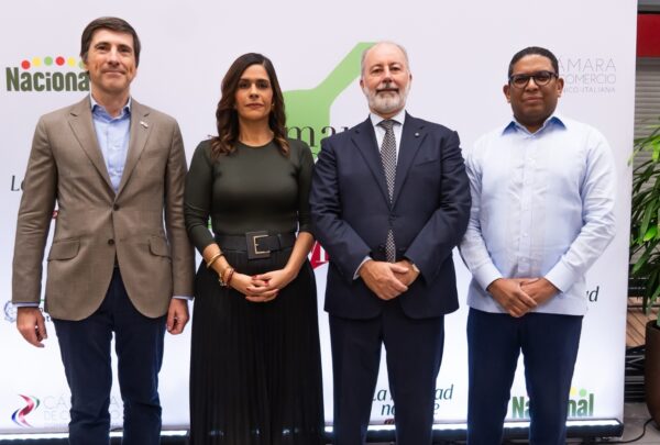 Giovanni Fois, Madelyn Martínez, Stefano Queirolo Palmas y Omar Encarnación.