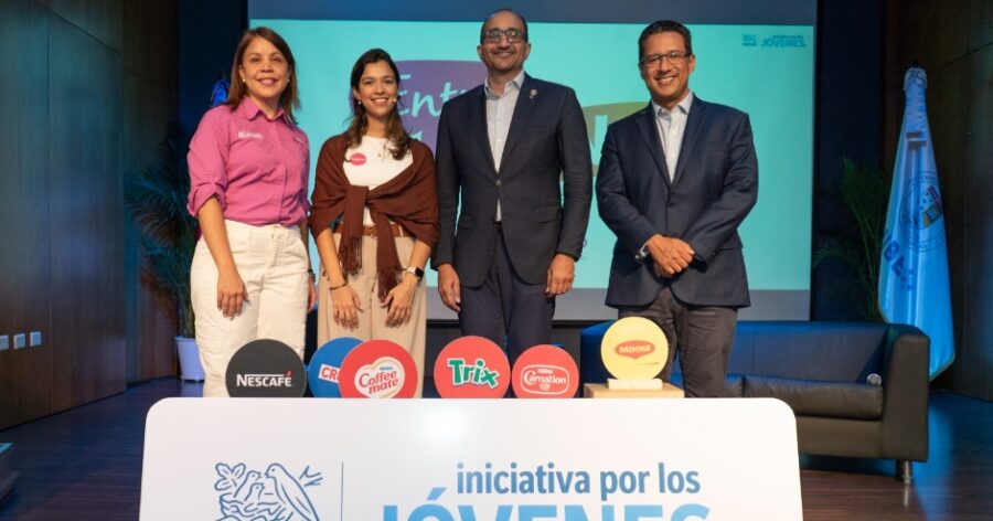 Patricia Contín, Karla Cantisano, Leandro Féliz Matos y  Eduardo García Pallares.
