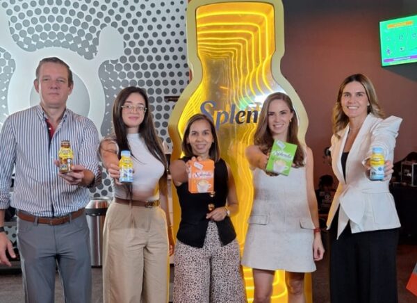 Luis Villanueva, Yaskana Valle, Gabriela Veras, Erika Rius y  María Puyo.