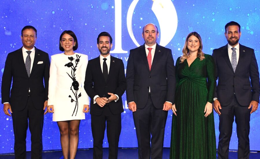 Carlos Flores, Kalys Bautista, Manuel José Matos, Richard Ros, Sadia Jorge Campos y Gabino Ángeles.