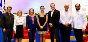 Directivos de las entidades durante el encuentro.