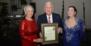 Myra Hazim, José Mallén  y Ocha Caminero.