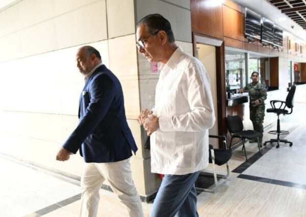 Santiago Hazim fue interrogado el sábado por más de cuatro horas en la Procuraduría General y debajo en arresto.