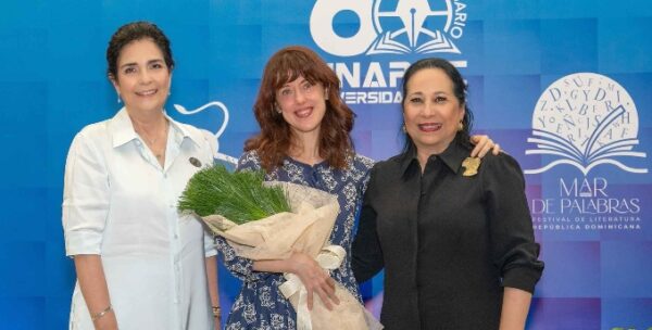 María Amalia León, Irene Vallejo y María Teresa Ruiz.