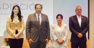 Dianne Bisonó, Víctor Atallah,  Rubelina Santos y  Alejandro Abreu.