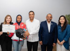 Nelson Núñez, Carolina Mejía, Víctor D’Aza, Rafael Santos y Carolina Delgado.