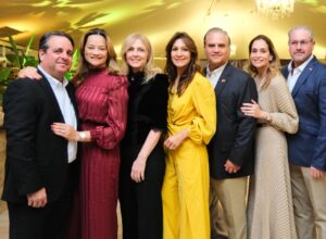 Luciano Rodríguez, Vanessa Calcaño, Carmen Olavarrieta, Deborah Pimentel, Francisco Santoni, Wendy Durán y Manuel García.