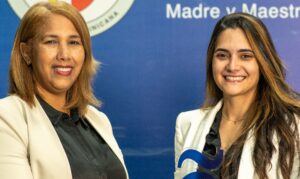 Ana Bélgica Guichardo y  María Montás durante el encuentro.