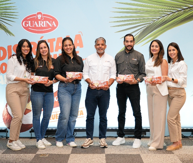 Annellis Zapata, Ana Fernández, Leslie Báez, Krist Núñez, Edward Mella, María Alejandra Pineda y Bianny de Jesús.