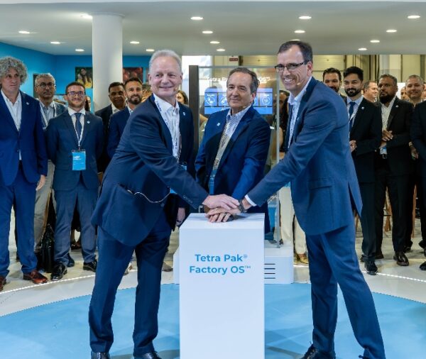 Ejecutivos de la marca durante el lanzamiento del portafolio.