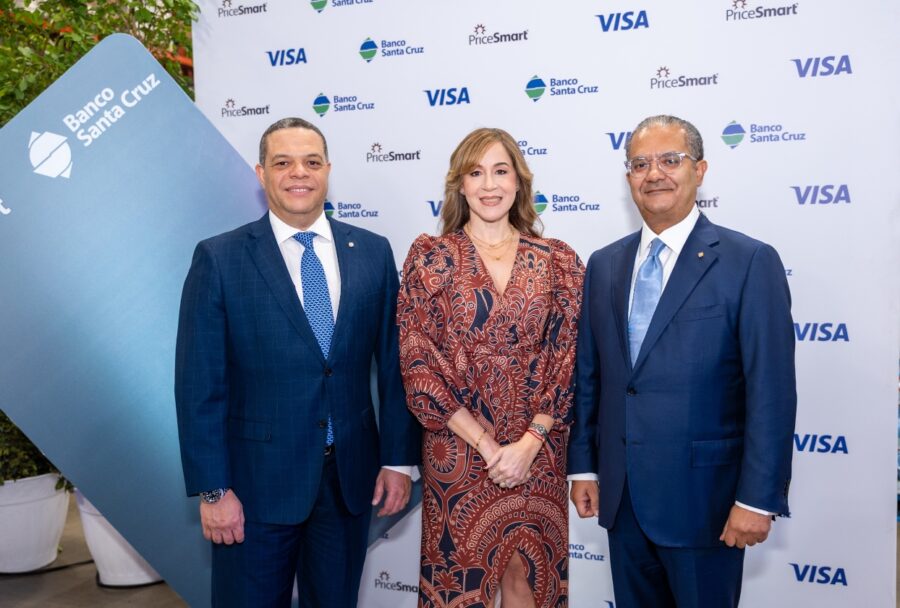 Irvin Isidor, Lorely Marte y Rafael Jiminian.