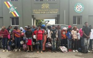 Indocumentados detenidos por el Ejército en operativo.