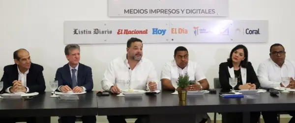José Ramón Reyes, José Alfredo Corripio, Paíno Henríquez, José P. Monegro, Ana Pimentel y Lenin Bueno.   José de león