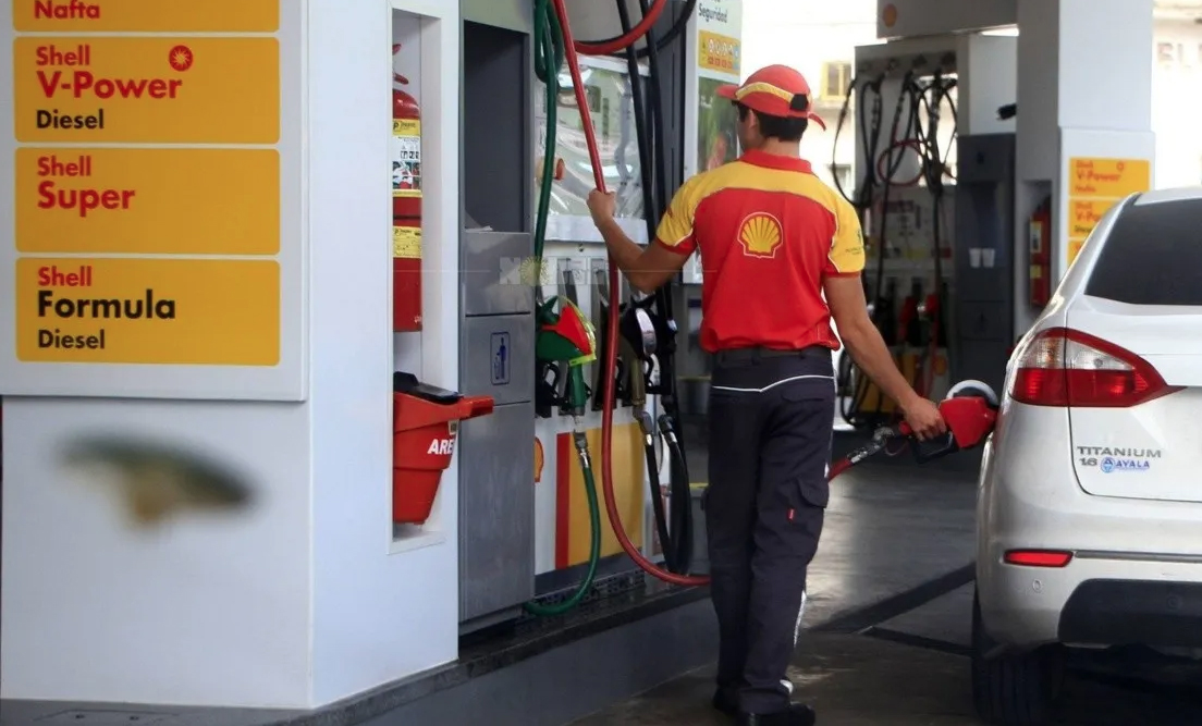 Gobierno mantiene precios de principales combustibles