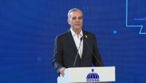 Abinader en La Semanal