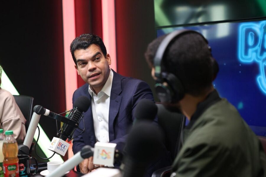 Arnaud entrevista radial