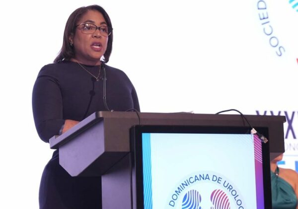 Dra.-Katia-Garcia-Sociedad-Urologia-discutio-avances-en-dos-congresos-internacionales-770×540