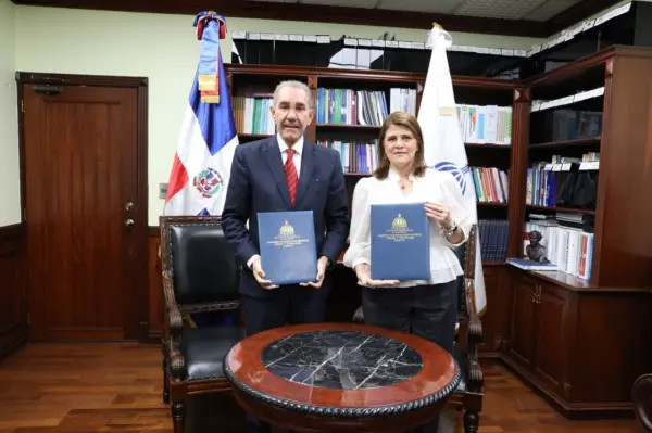 Acuerdo entre el Mescyt y la Universidad Corporativa de Colombia